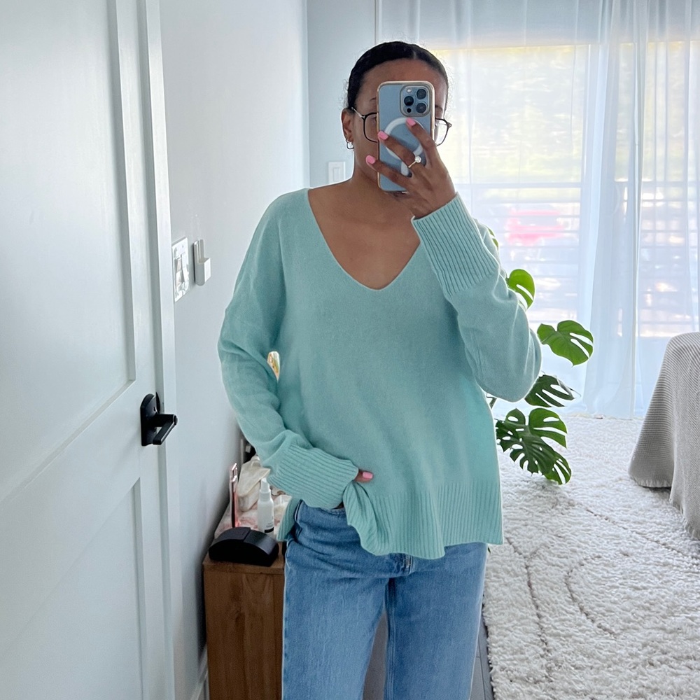 Vineyard vines cashmere sweater